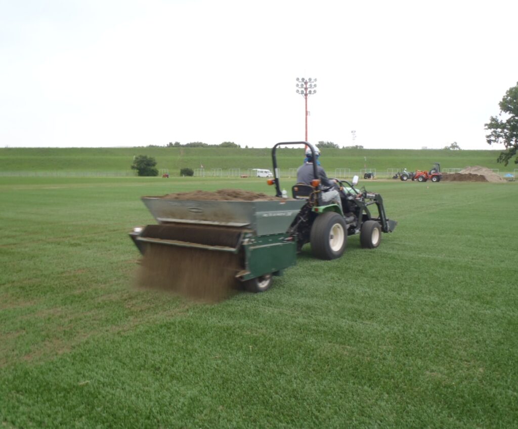 施工手順・天然芝撒き苗